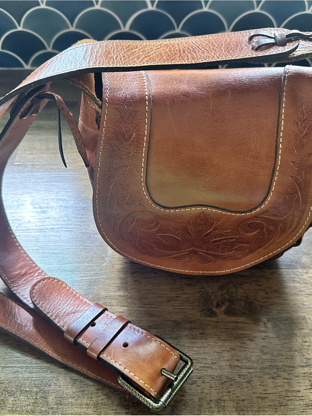 Patricia Nash Tan Leather Tooled Crossbody Bag - Picture 5 of 8